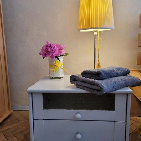 Sunflower Apartment Near Kiev Airport & Railway Station & Center City! Экстерьер фото