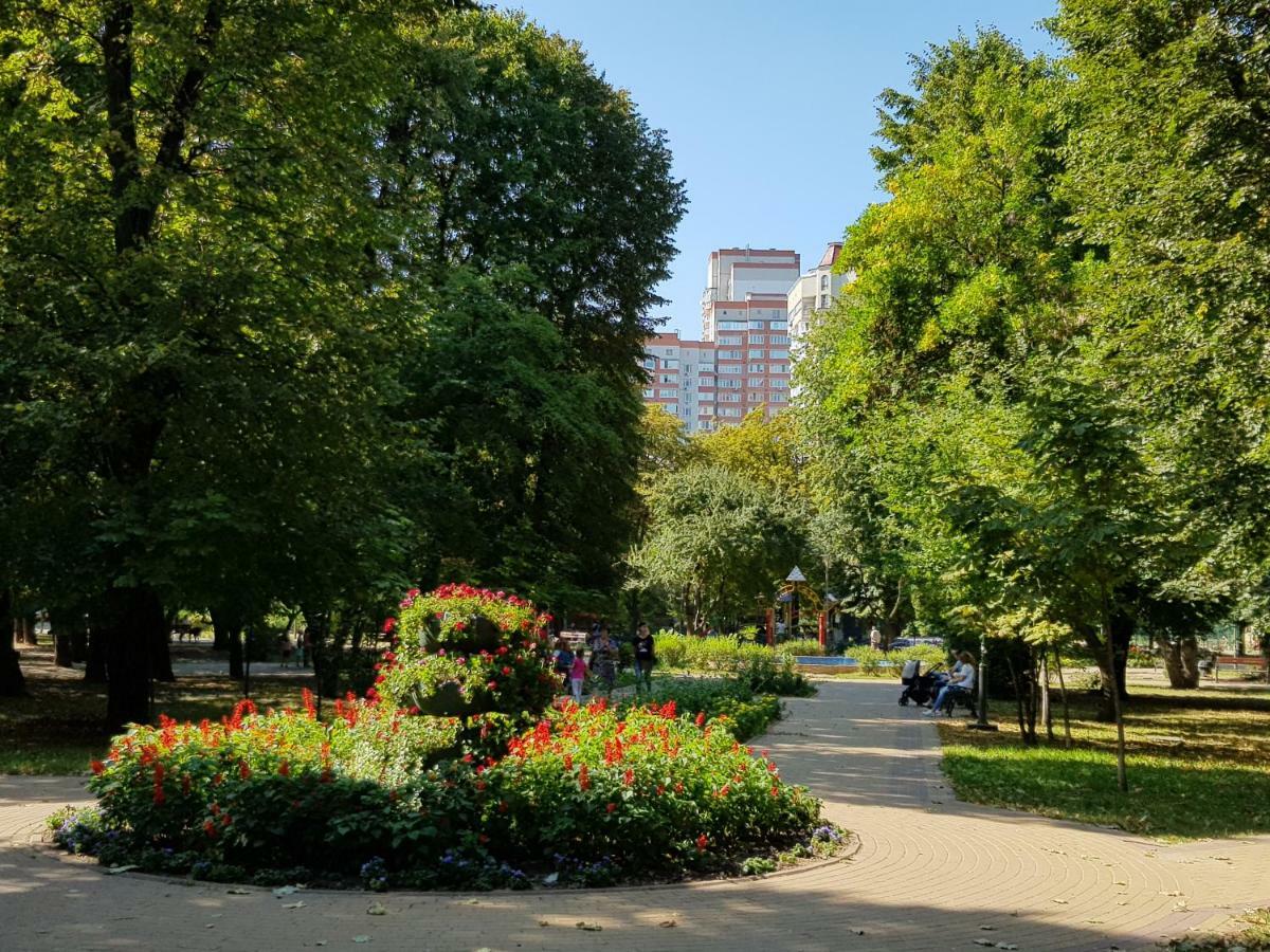 Sunflower Apartment Near Kiev Airport & Railway Station & Center City! Экстерьер фото