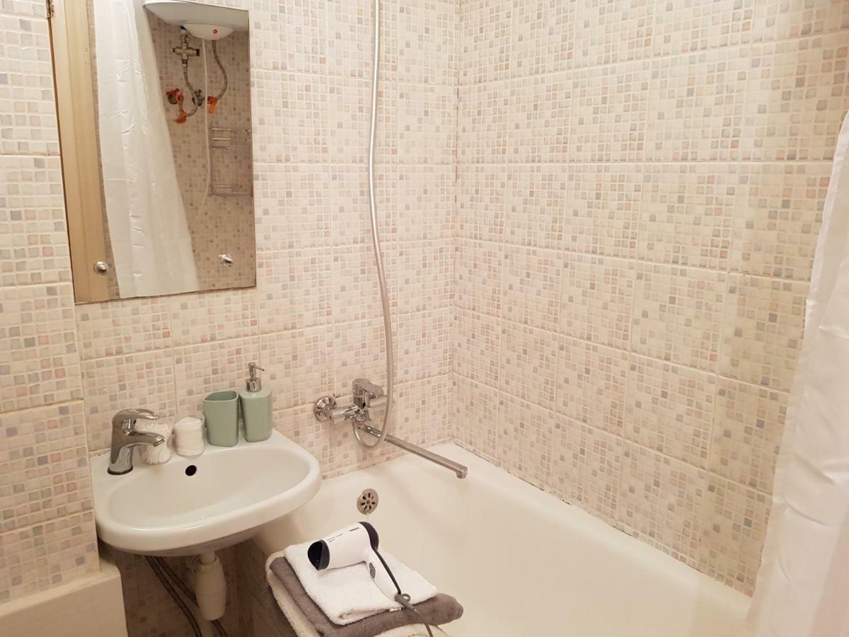 Sunflower Apartment Near Kiev Airport & Railway Station & Center City! Экстерьер фото