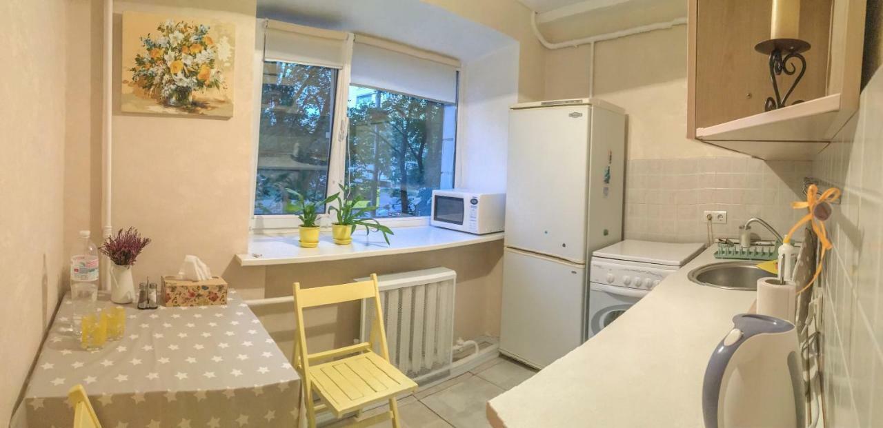 Sunflower Apartment Near Kiev Airport & Railway Station & Center City! Экстерьер фото